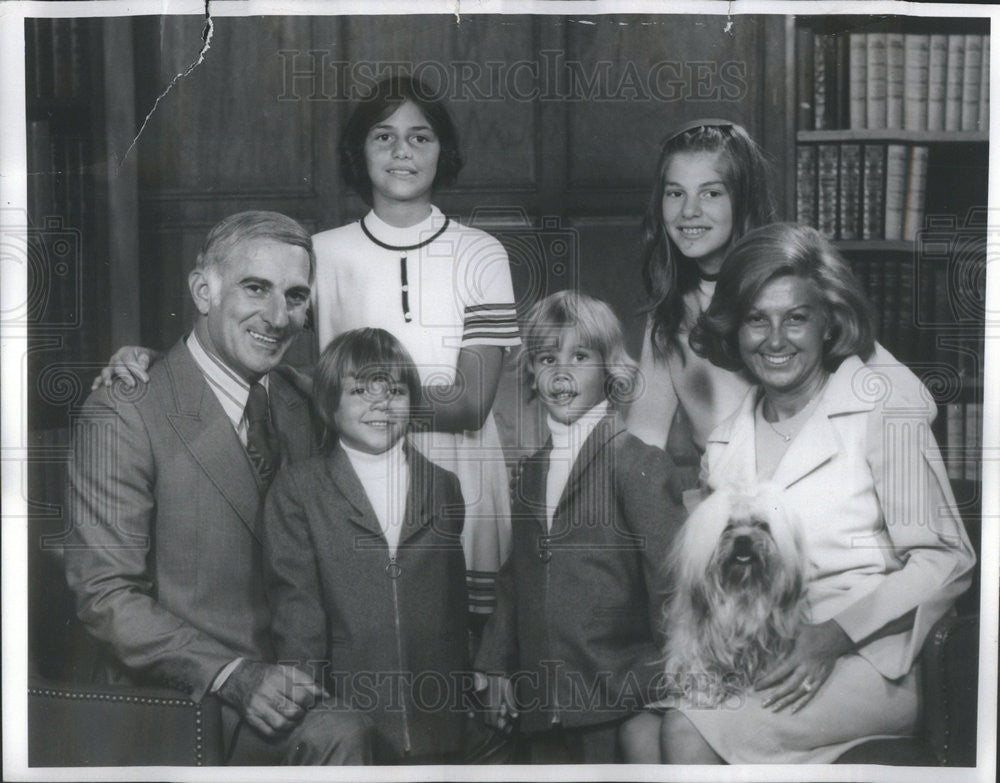 1972 Press Photo John j. Nimrod and family - Historic Images