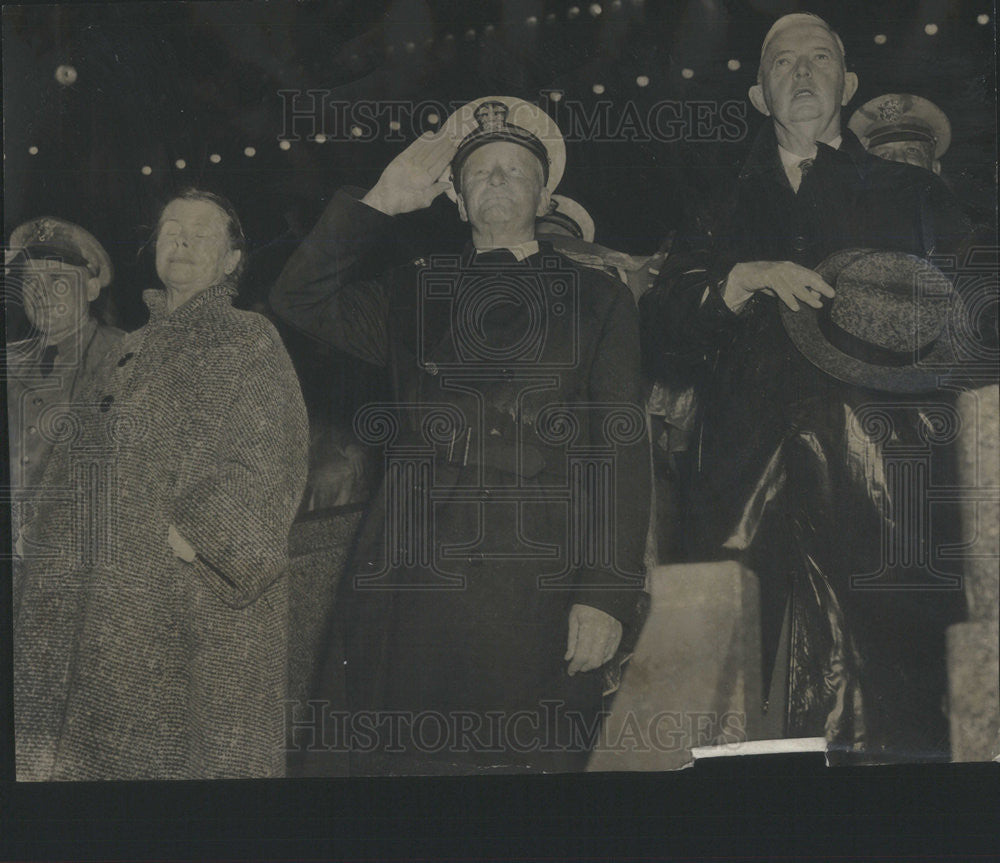 1953 Press Photo Admiral Nimitz wife Mayor Martin Kennelly Soldiers Field Marine - Historic Images