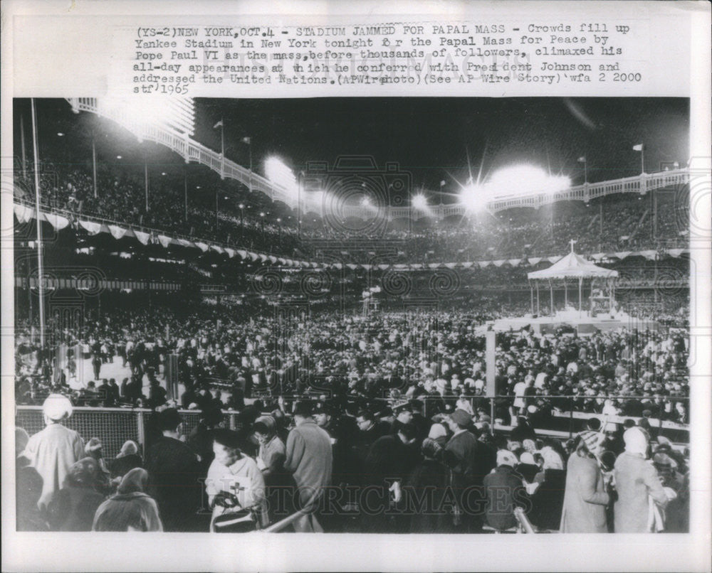 1965 Press Photo Yankee Stadium Papal Mass Peace Pope Paul VI - Historic Images