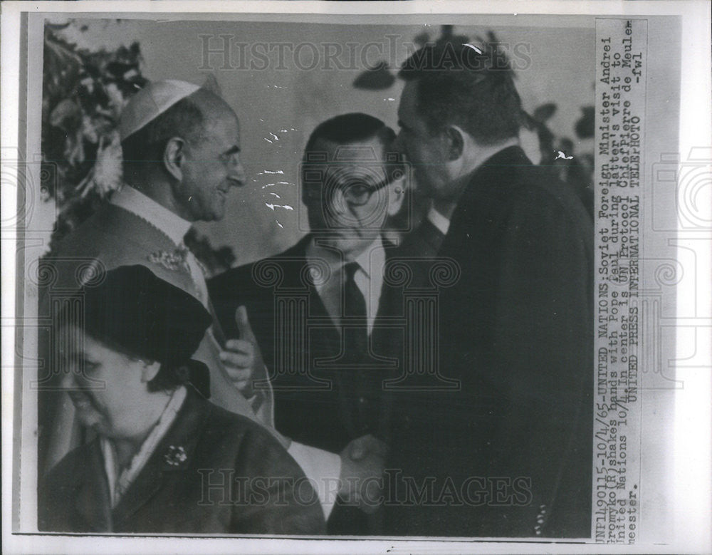 1965 Press Photo Soviet Foreign Minister Andrei Gromyko Shakes Hands,Pope Paul - Historic Images