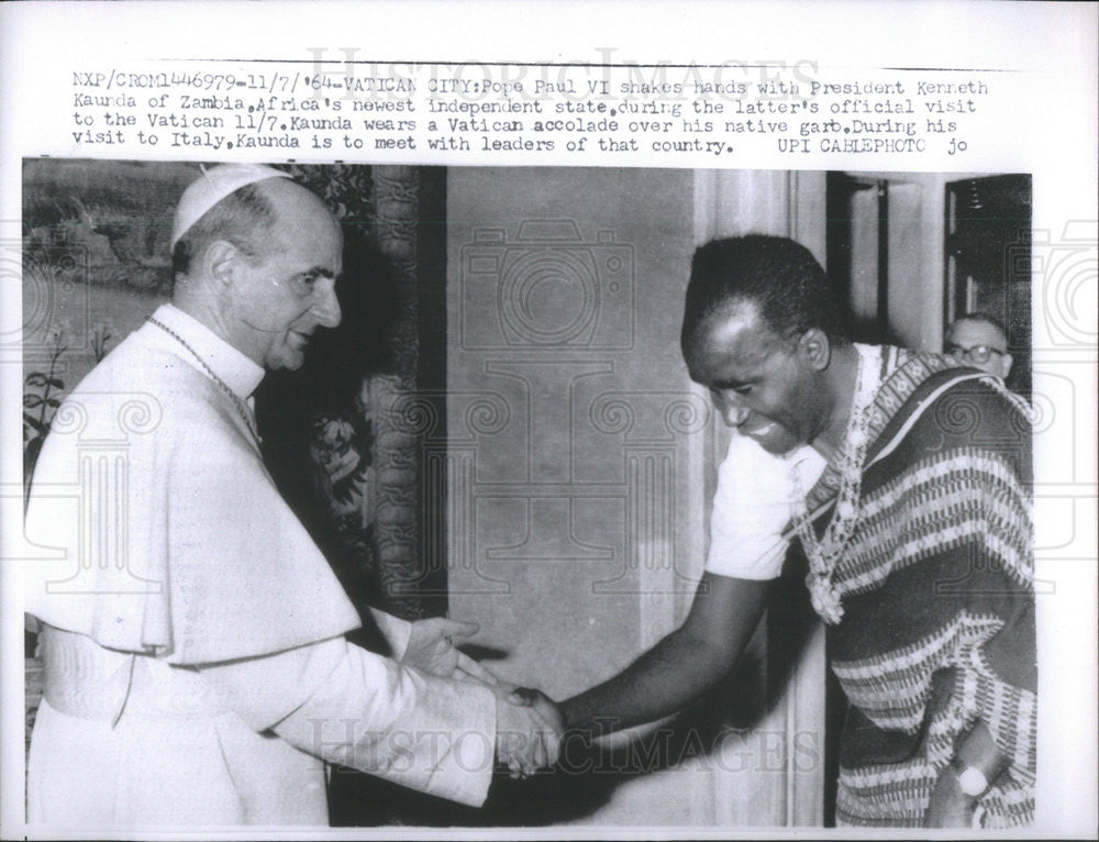 1964 Press Photo pope paul vi shakes hands with President Kenneth kaunda zambia - Historic Images