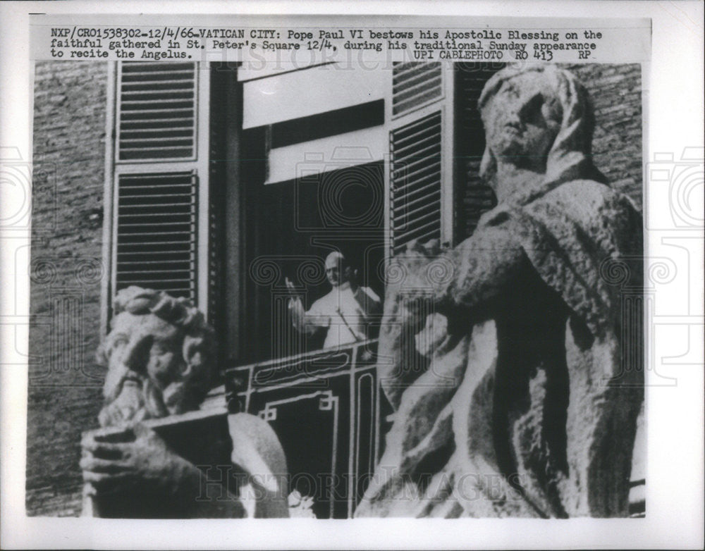 1966 Press Photo Pope Paul VI gives blessing at Vatican City - Historic Images