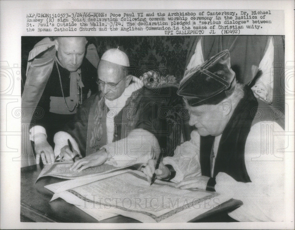 1966 Press Photo Pope Paul VI And Archbishop Of Canterbury Michael Ramsey Sign - Historic Images