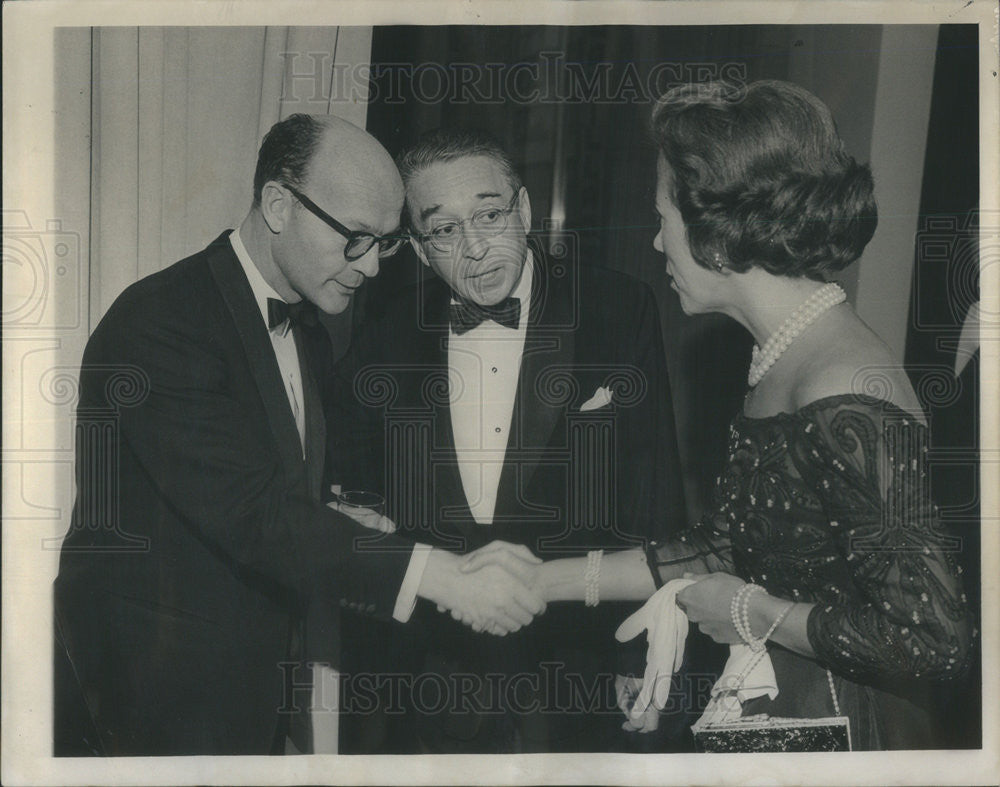 1963 Press Photo Thomas Patterson Earl Ludgin And Mrs Robert T Isham AT Rivania - Historic Images