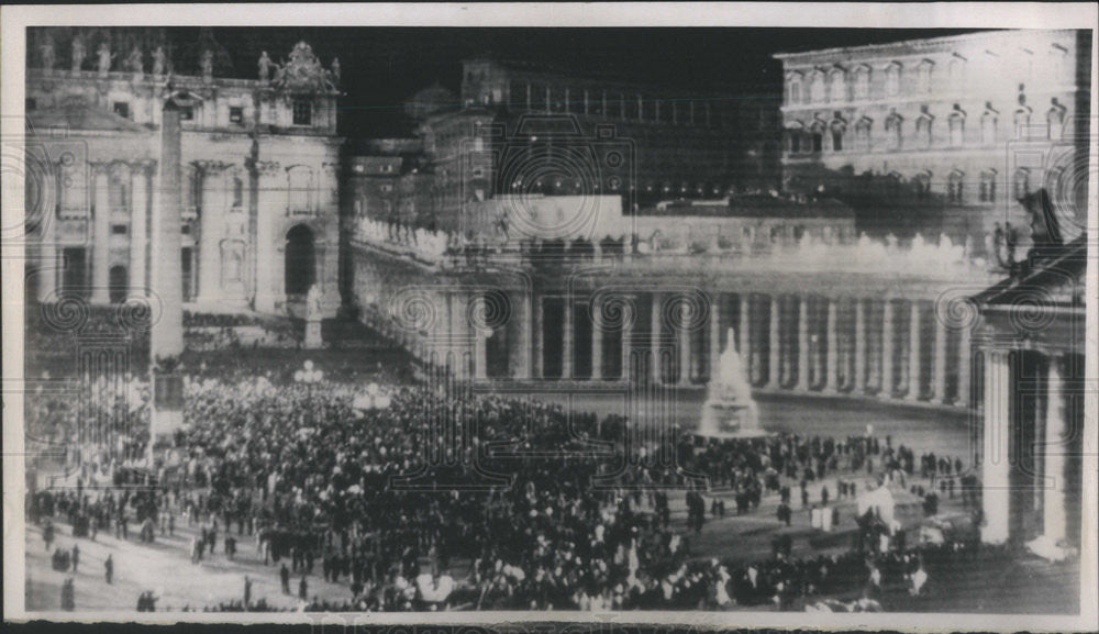 1964 Press Photo thousand gather at St Peter Square to receive blessing from Pope - Historic Images