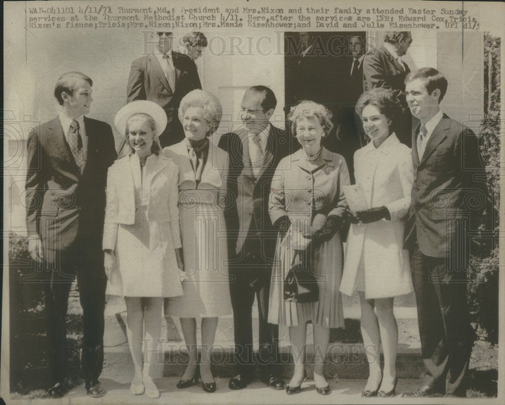 1971 Press Photo President and Mrs. Nixon and their family attend Easter Service - Historic Images