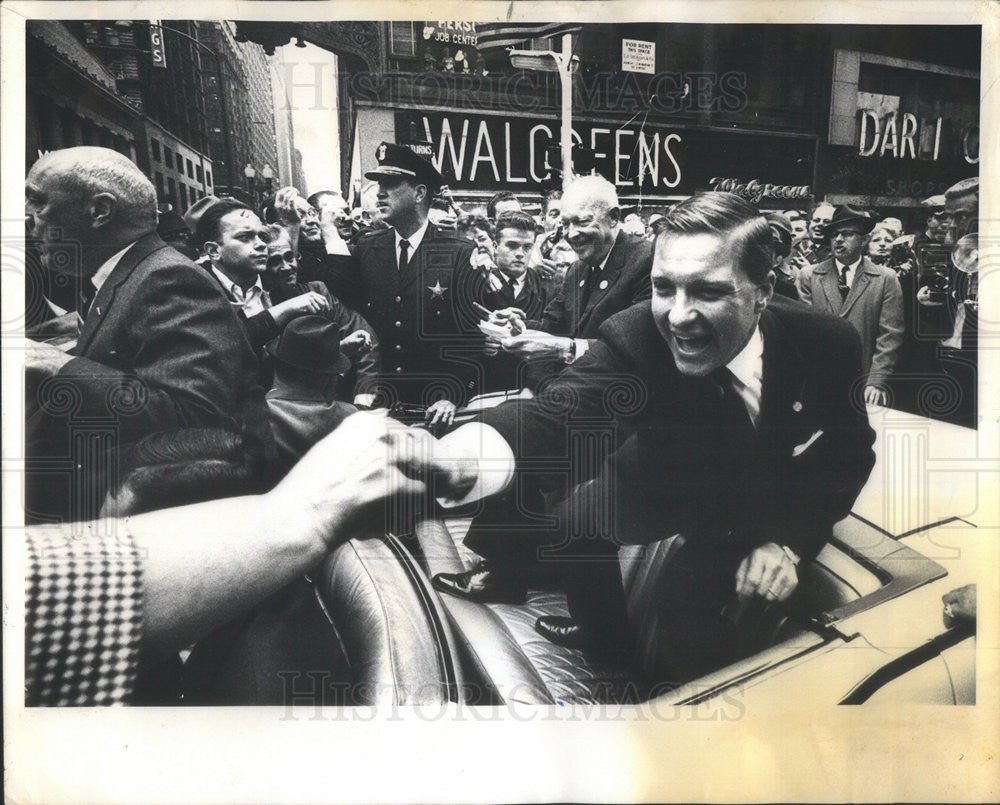 1965 Press Photo Howard Lyon Campaigning - Historic Images