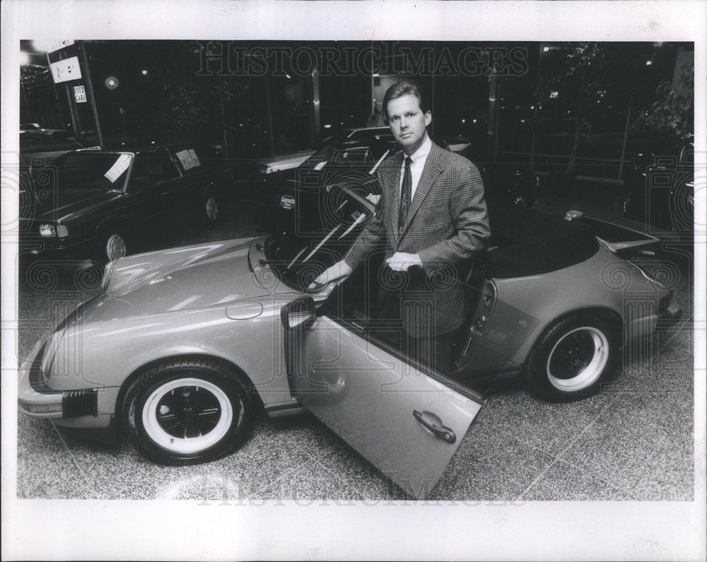 1988 Press Photo richard lynch president of the lynch group Porsche 911 - Historic Images