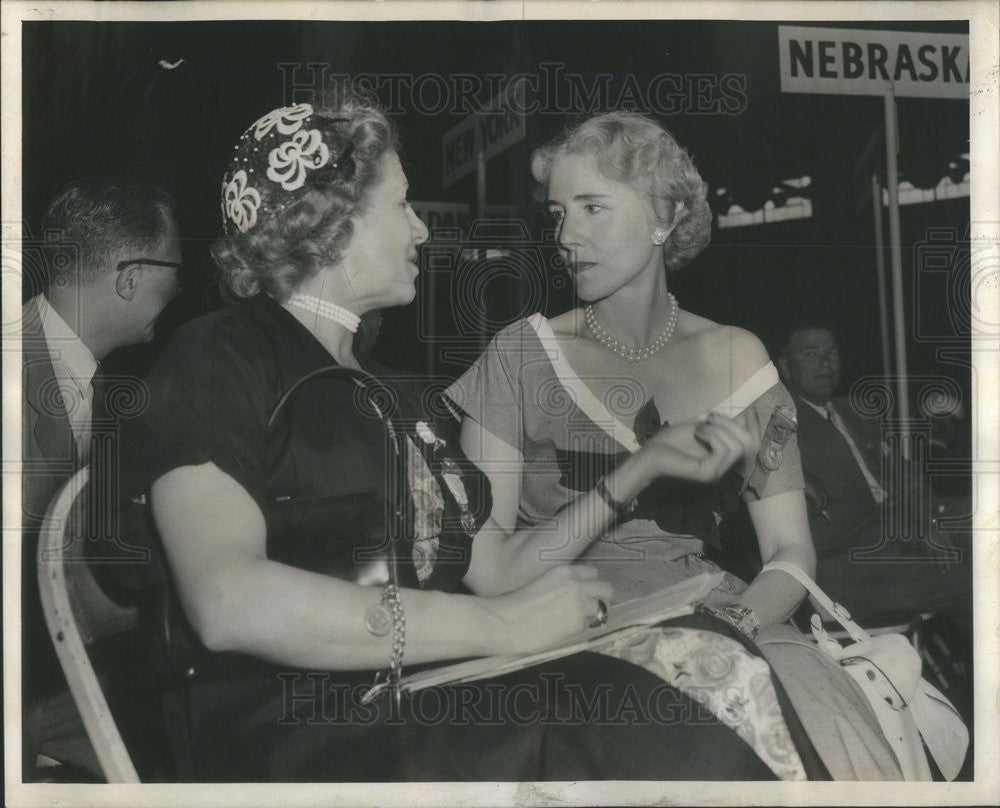 1952 Press Photo Grace Davidson of Boston Post and Clare Boothe Luce - Historic Images