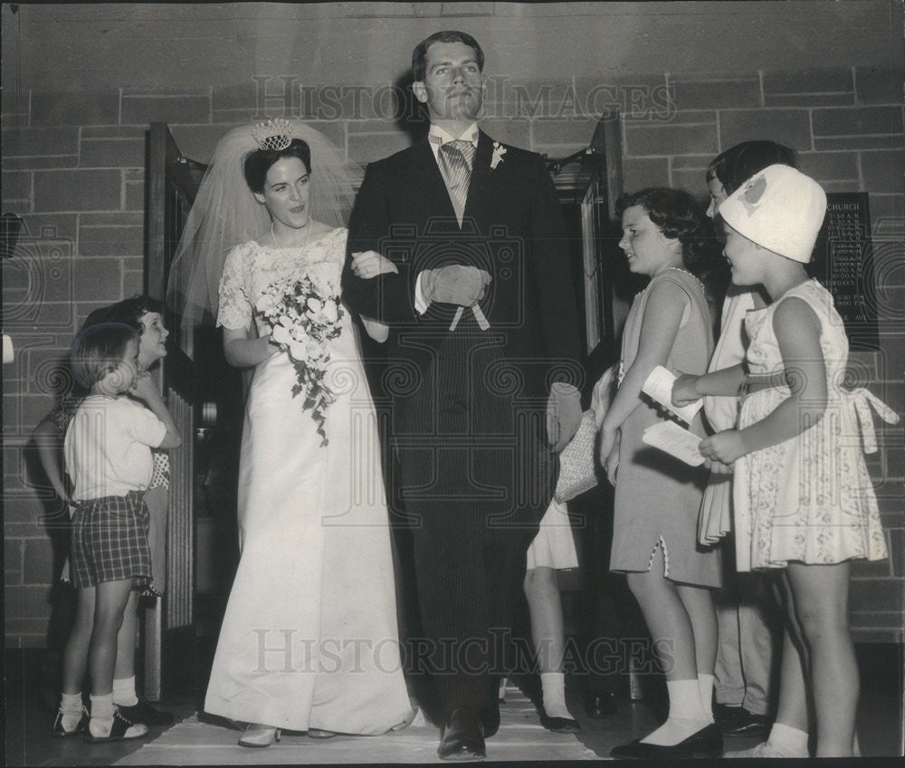 1964 Press Photo Mr &amp; Mrs Charles Edwin  Lyman IV at Skokie&#39;s St. Joan of Arc - Historic Images