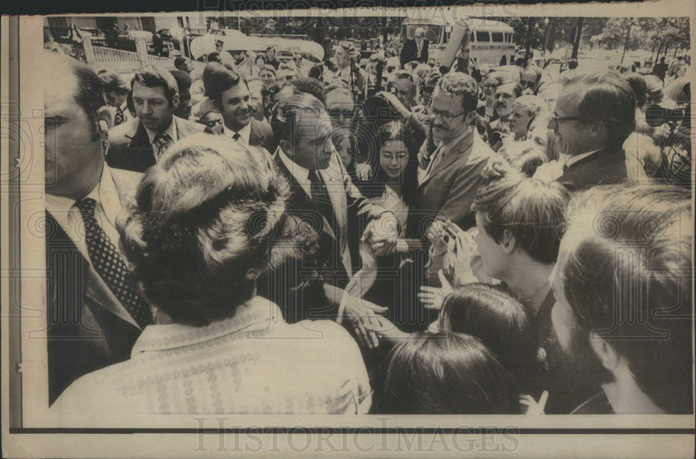 1972 Press Photo Predident Nixon Walking from White House to Treasury Bldg. - Historic Images