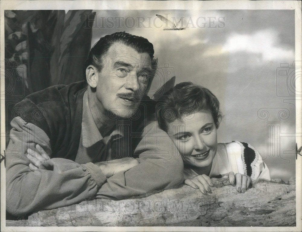 1958 Press Photo Walter Pidgeon and Laraine Day &quot;Swiss Family Robinson&quot; - Historic Images