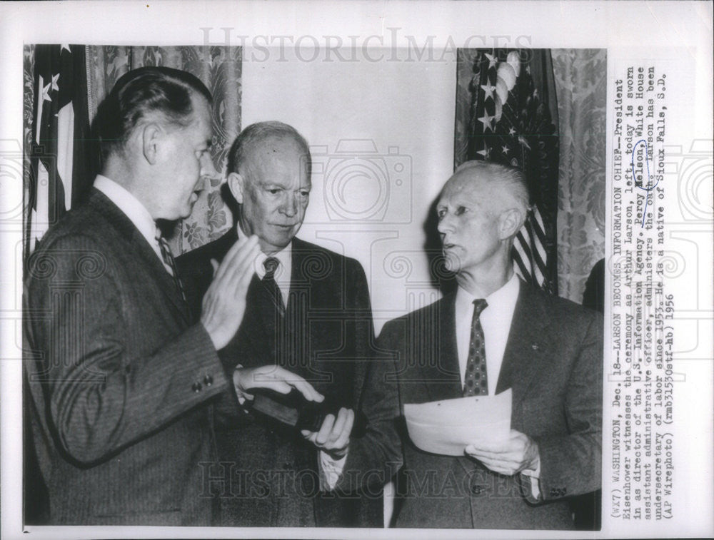 1956 Press Photo President Eisenhower and Arthur Larson, with Percy Nelson - Historic Images