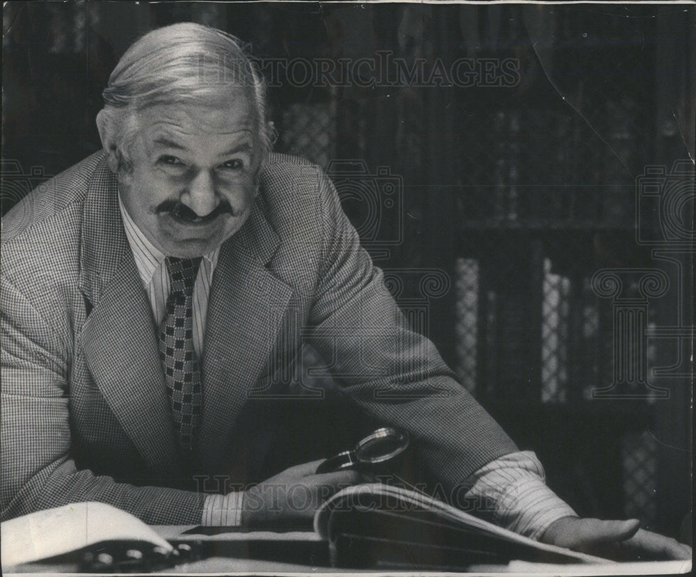 1973 Press Photo Ralph Newman examines valuable documents at his office - Historic Images