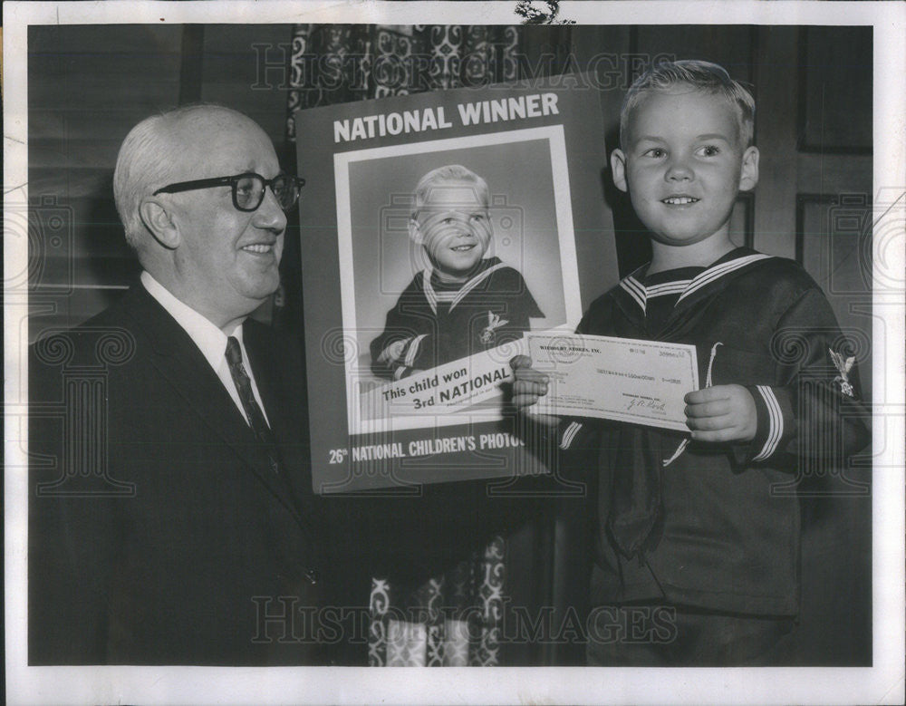 1960 Press Photo Daniel Johanson 3rd Place Win Wiebolt&#39;s National Photo Contest - Historic Images