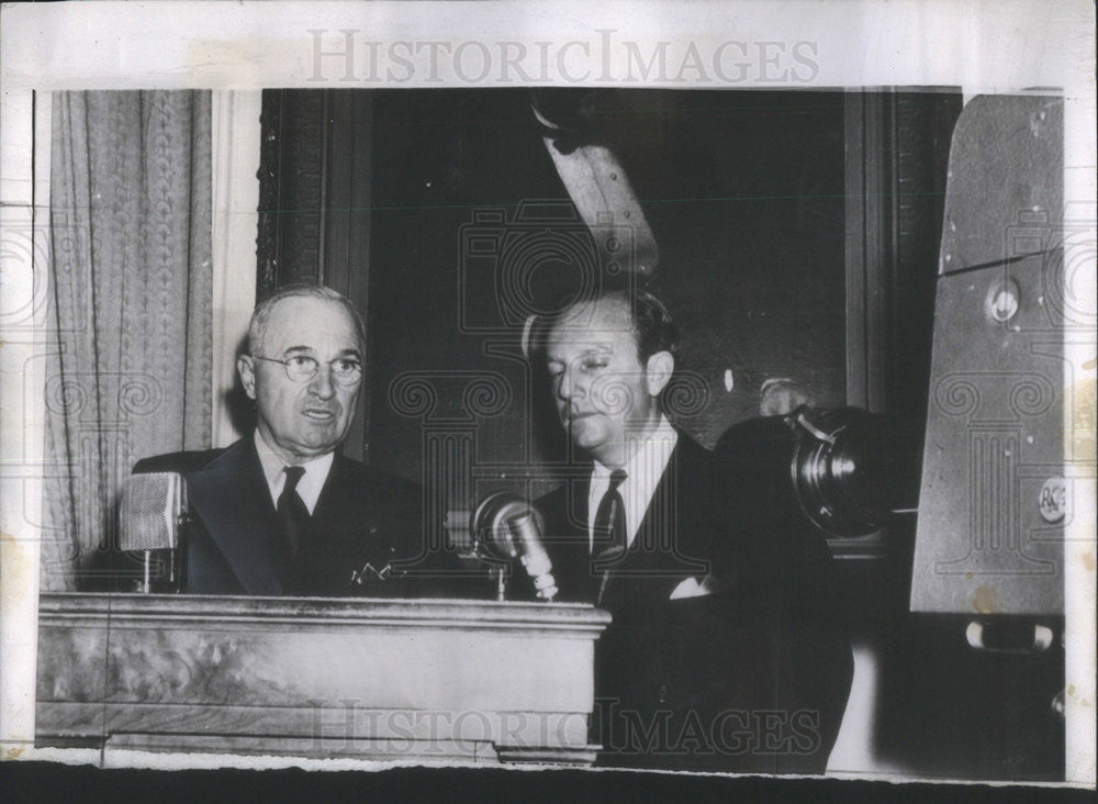 1947 Press Photo President Truman and Charles Luckman - Historic Images