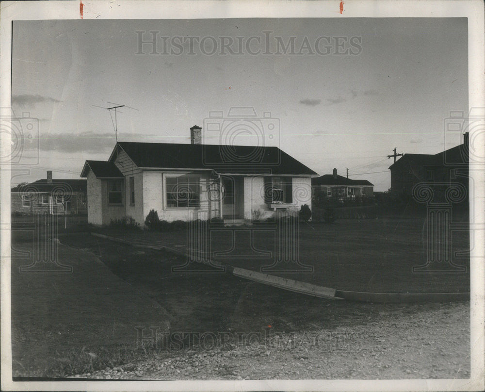 1959 Press Photo Jack Mabley&#39;s small investment home turned into large payoff. - Historic Images