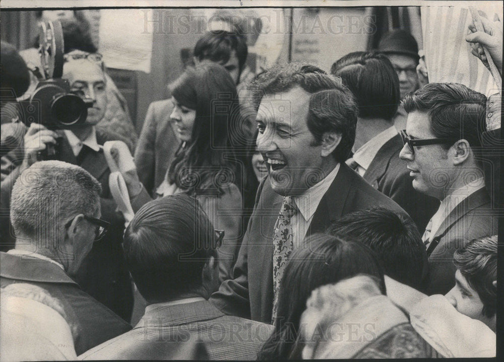 1972 Press Photo Edmund Muskie campaigns for office - Historic Images