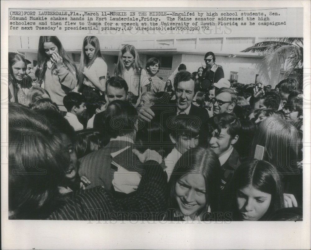 1972 Press Photo Sen Edmund Muskie on campaign trail - Historic Images