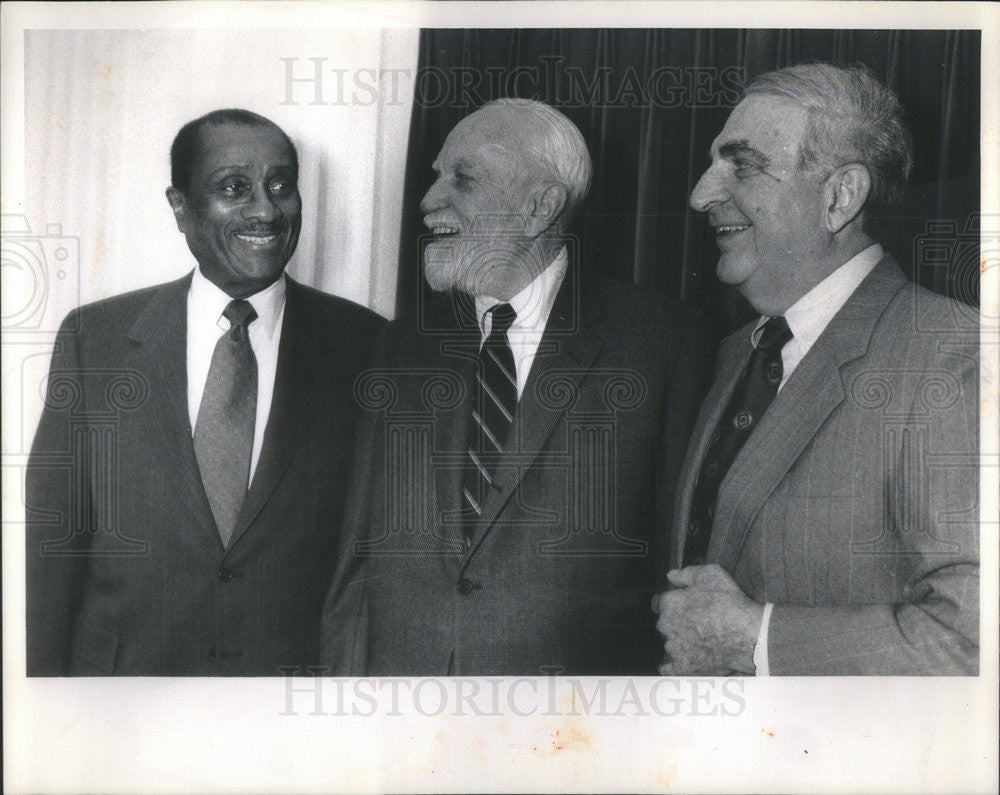 1990 Press Photo John Johnson, John Thompson, and Art Petacque were inducted - Historic Images