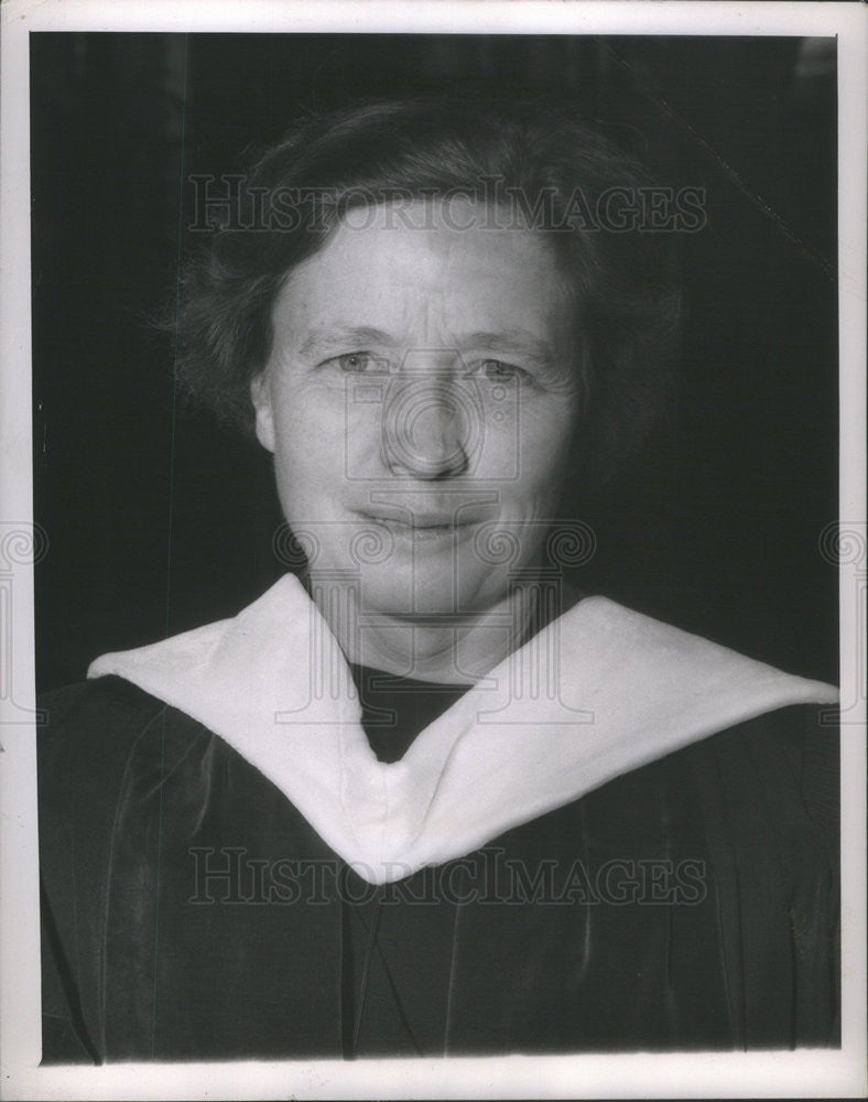 1947 Press Photo Dr. Millicent Carey McIntosh, Dean Of Barnard College, New York - Historic Images