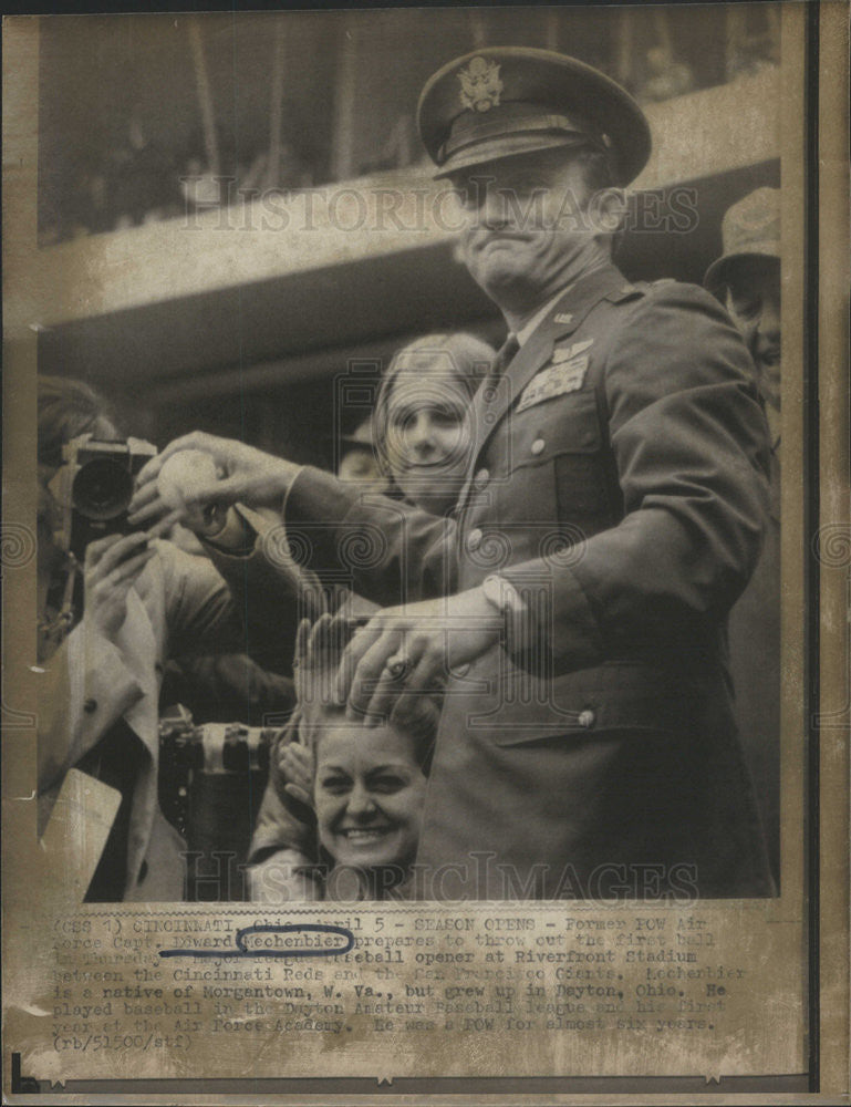 Press Photo Former POW Air Force Capt. Edward Mechenbier throws first ball - Historic Images