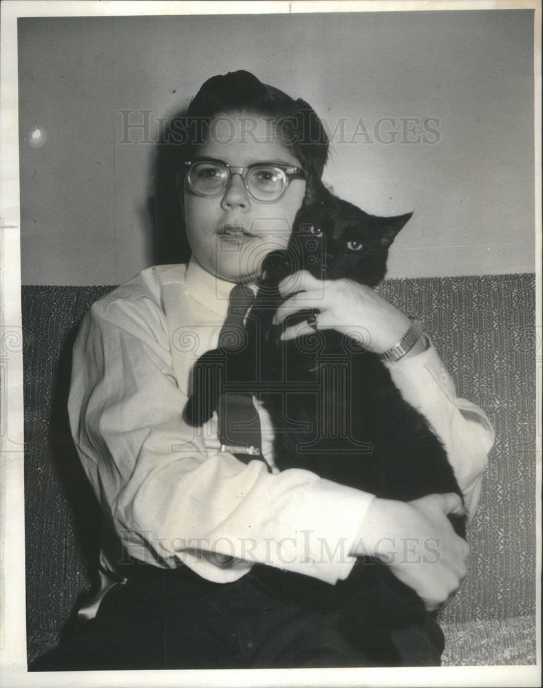 1963 Press Photo Fourteen Year Old John Meck Of Chicago With Blackie His Cat - Historic Images