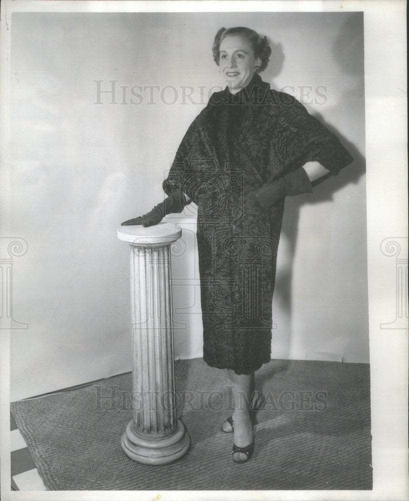 1953 Press Photo Mrs. Donald McKellar - Historic Images