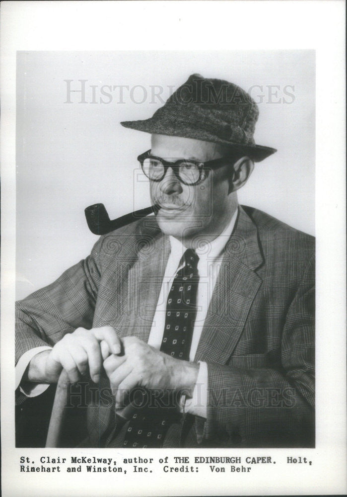 1962 Press Photo St. Clair McKelway, author &quot;The Edinburgh Caper&quot; - Historic Images