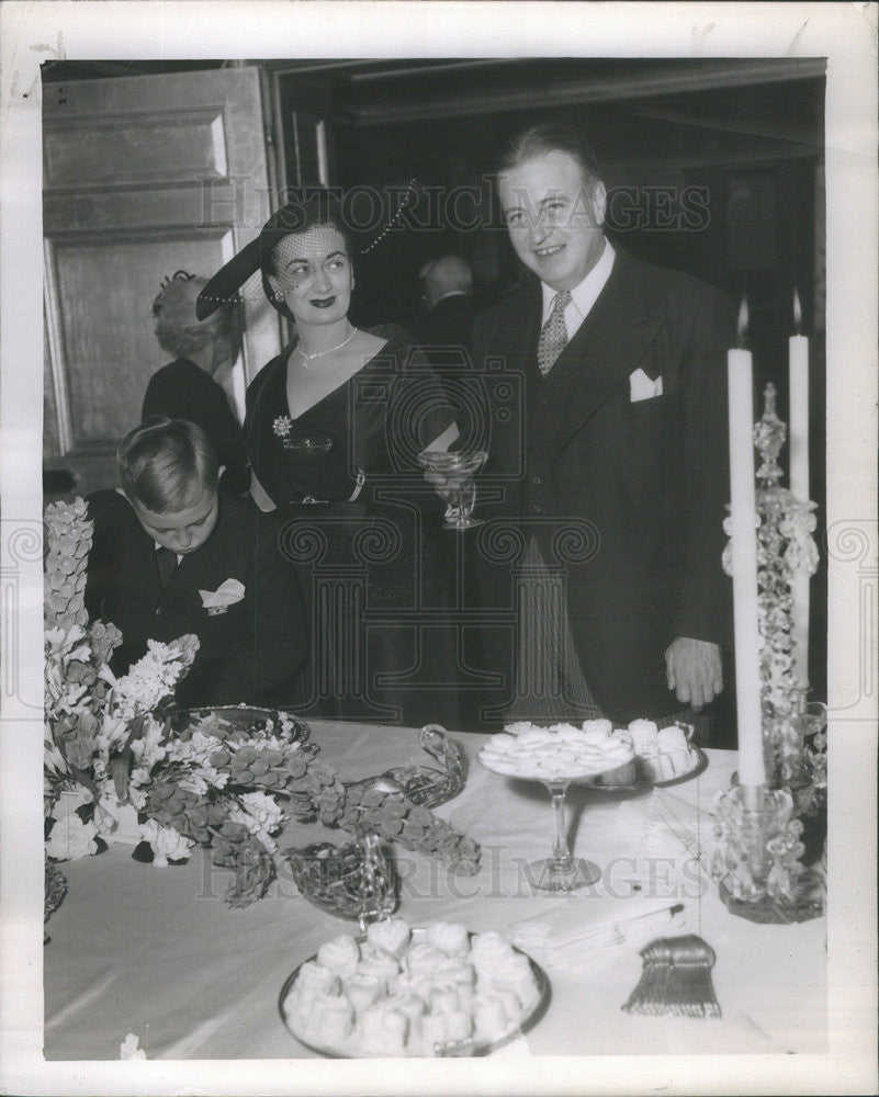 1952 Press Photo mr and mrs Charles Peacock iii tea table woman&#39;s athletic club - Historic Images