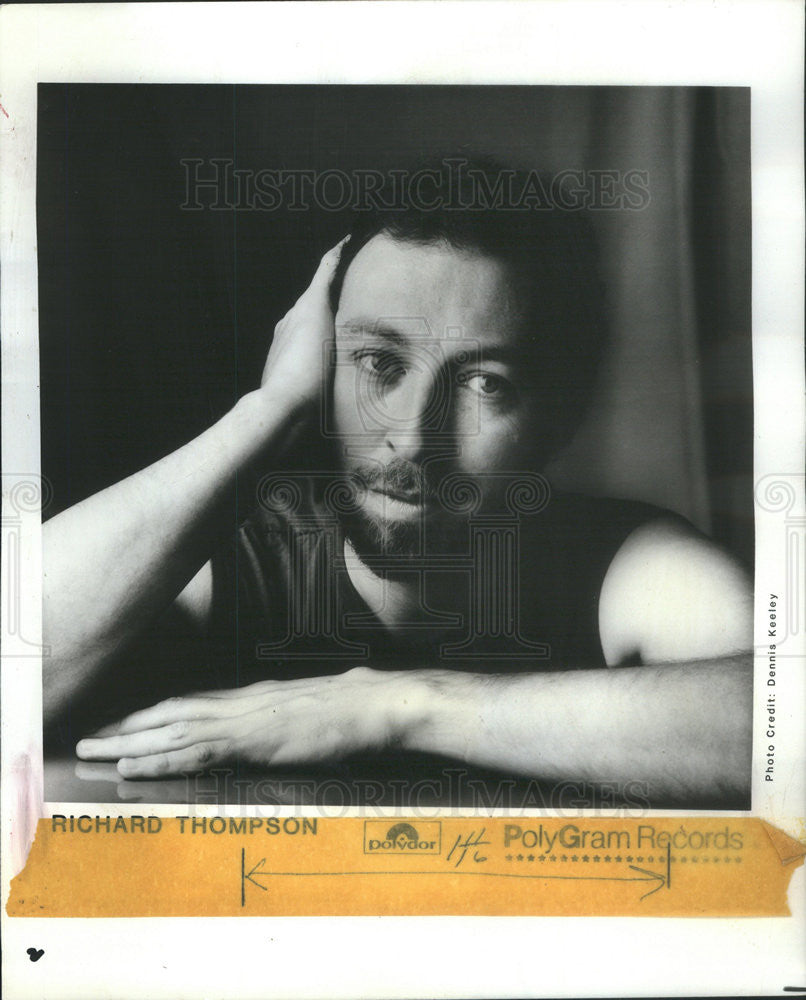 1985 Press Photo Richard Thompson &quot;Across a Crowded Room&quot; - Historic Images