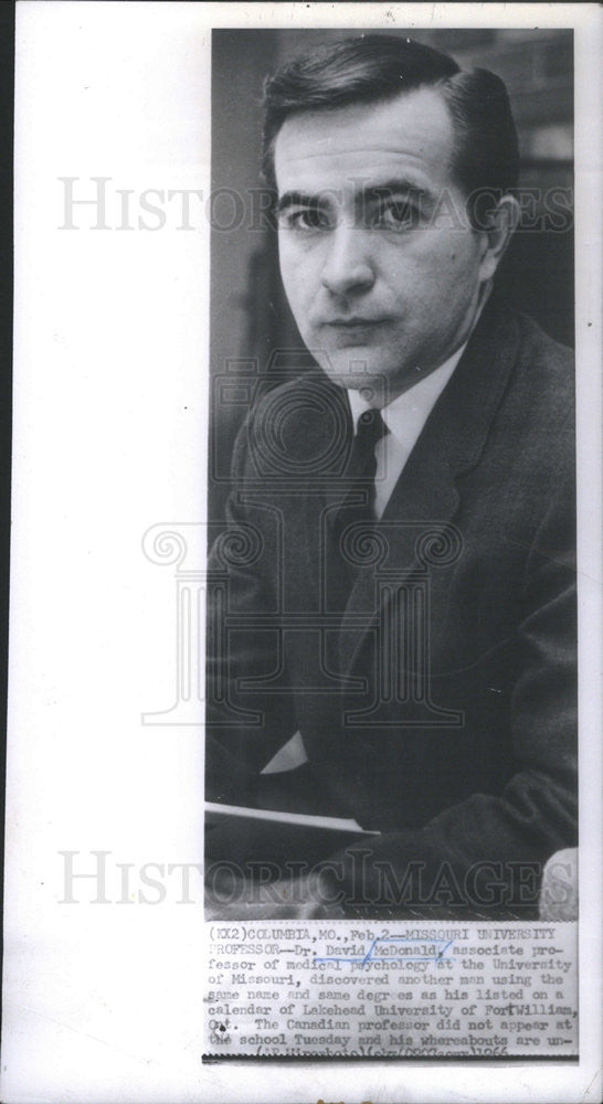 1966 Press Photo Dr. David McDonald, associate professor at Univ. of Missouri - Historic Images