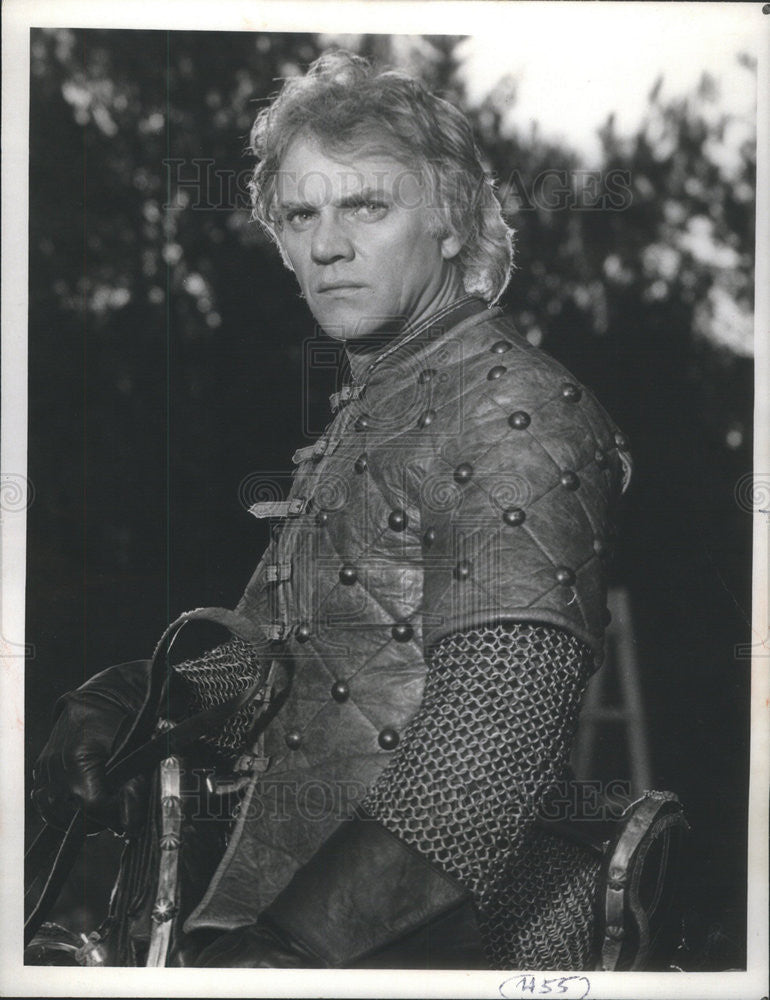 1985 Press Photo Malcolm McDowell &quot;Arthur the King&quot; - Historic Images