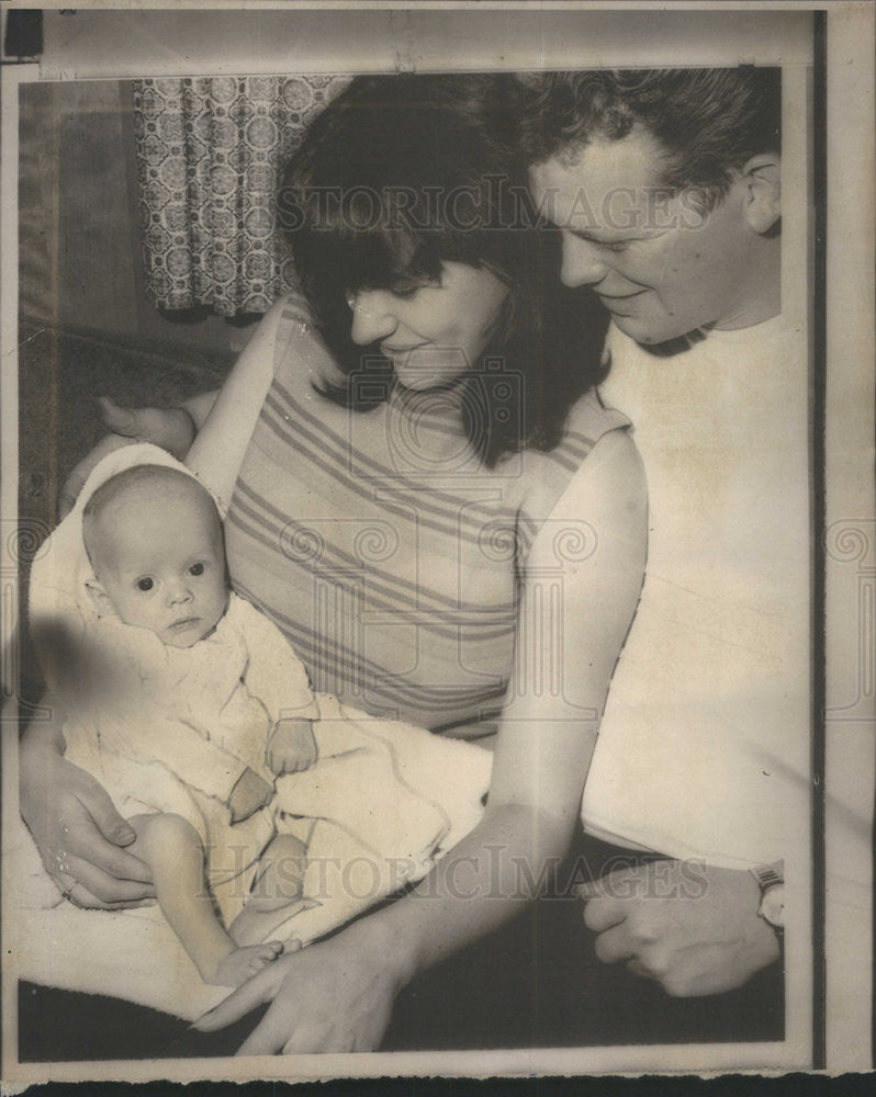 1968 Press Photo 3-month-old Richard Madson and her parents Mr. and Mrs. Madson - Historic Images