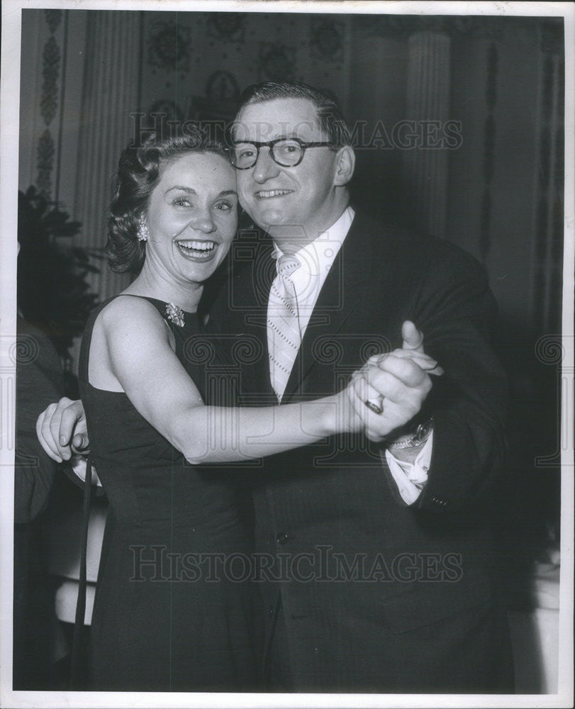 1957 Press Photo foster h. Gurney and betty manning dance at cafe bonaparte - Historic Images