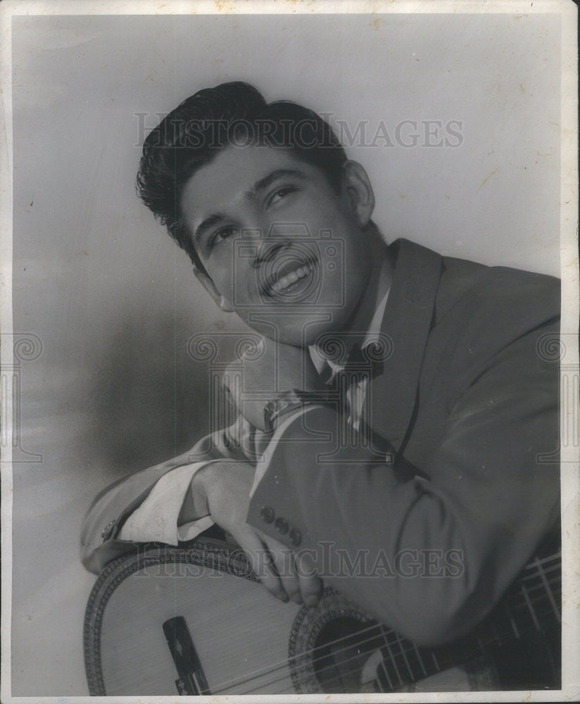 1953 Press Photo Val Navaro Mexican troubadour - Historic Images