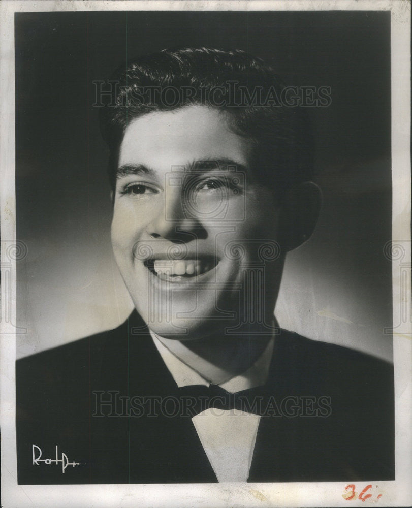 Press Photo Val Navarro Troubador Mexican artist - Historic Images