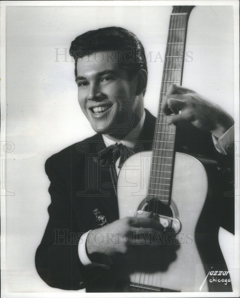 1963 Press Photo Singer Val Navaro performing at Calypso Nights - Historic Images