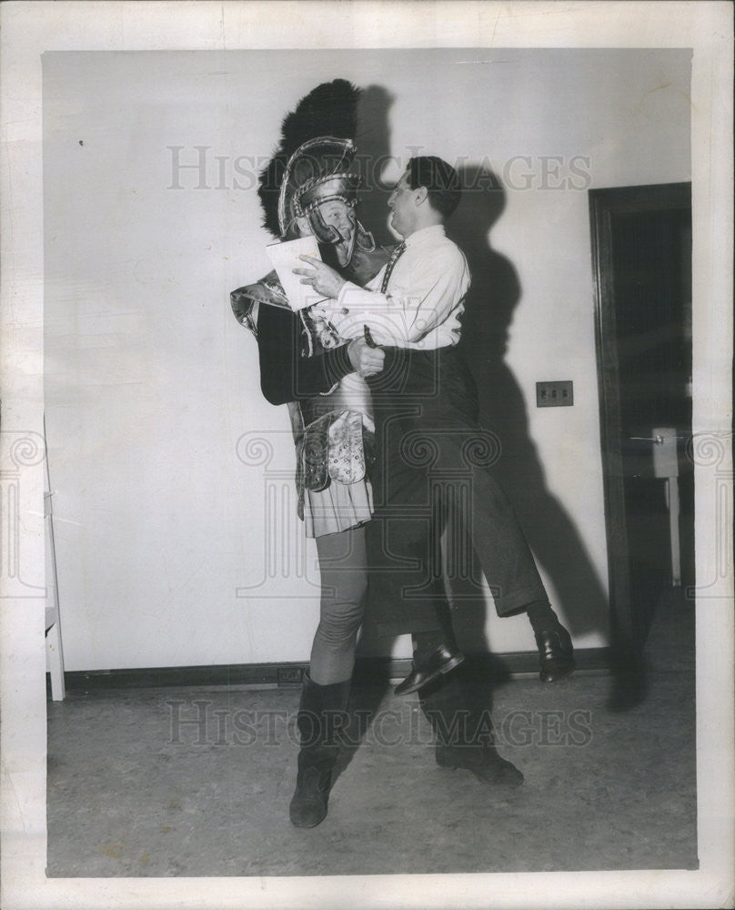 1955 Press Photo Sam Lesner Newspaper Columnist Critic - Historic Images