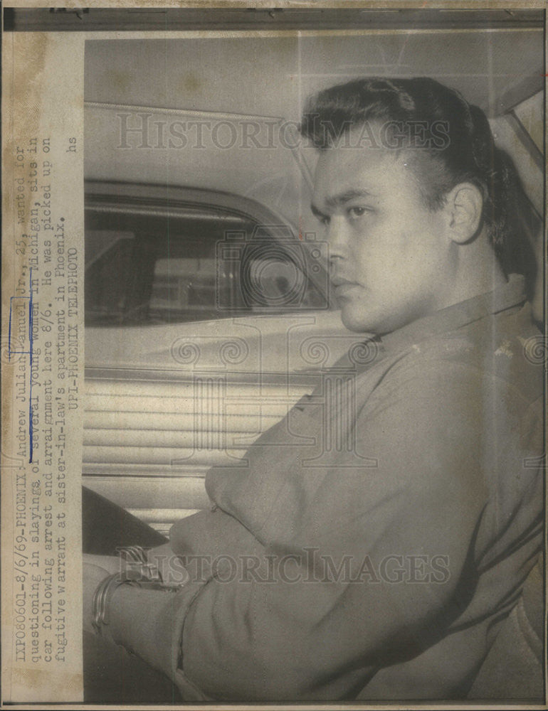 1969 Press Photo Multiple Murder Suspect Andrew Julian Manuel Jr Phoenix Arrest - Historic Images