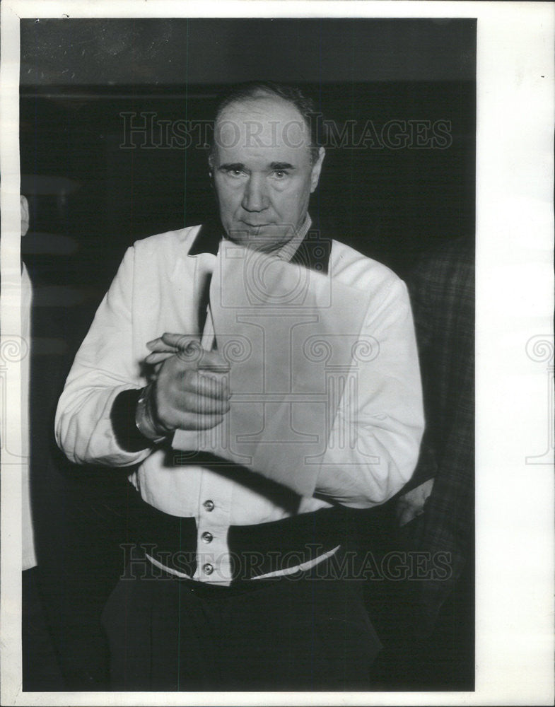 1964 Press Photo William Lusk, a farmer from Geff, Illinois - Historic Images