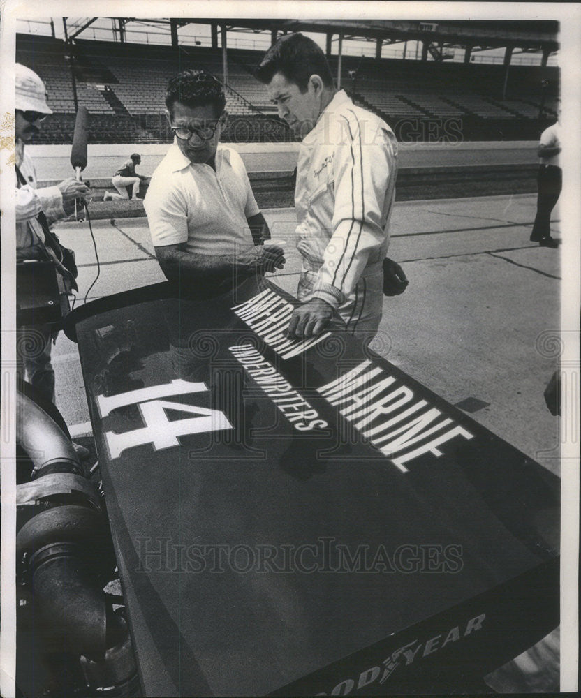 1972 Press Photo Roger McCluskey Race Driver Indianapois 500 Speedway - Historic Images