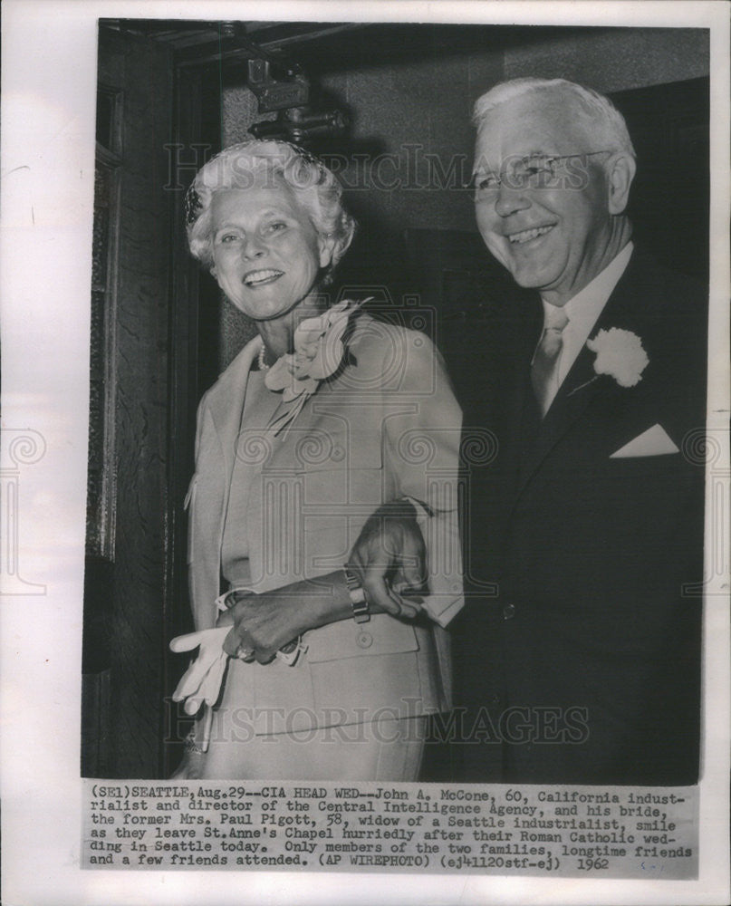 1962 Press Photo John McCone, director of the CIA weds Mrs. Paul Pigott. - Historic Images