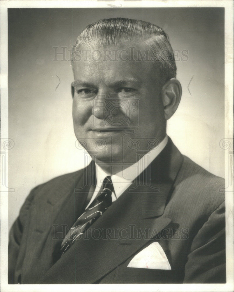 1945 Press Photo Herber F. Murphy VP of Sears Roebuck &amp; Co. - Historic Images