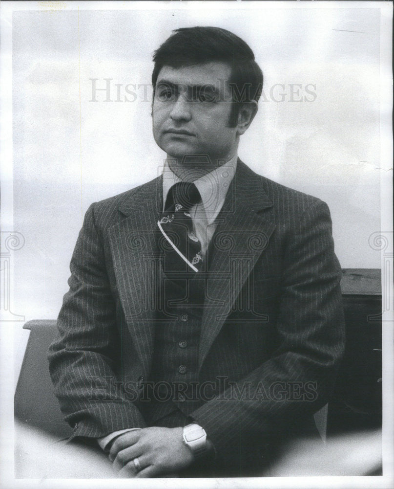 1977 Press Photo Mel Thillens Jr. At Currency Exchange Hearings - Historic Images