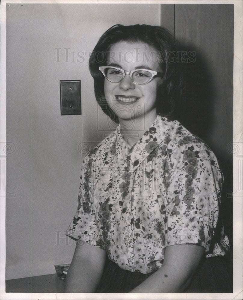 1962 Press Photo of Karen Mansfield, VP of the Young Democrats at Roosevelt U - Historic Images