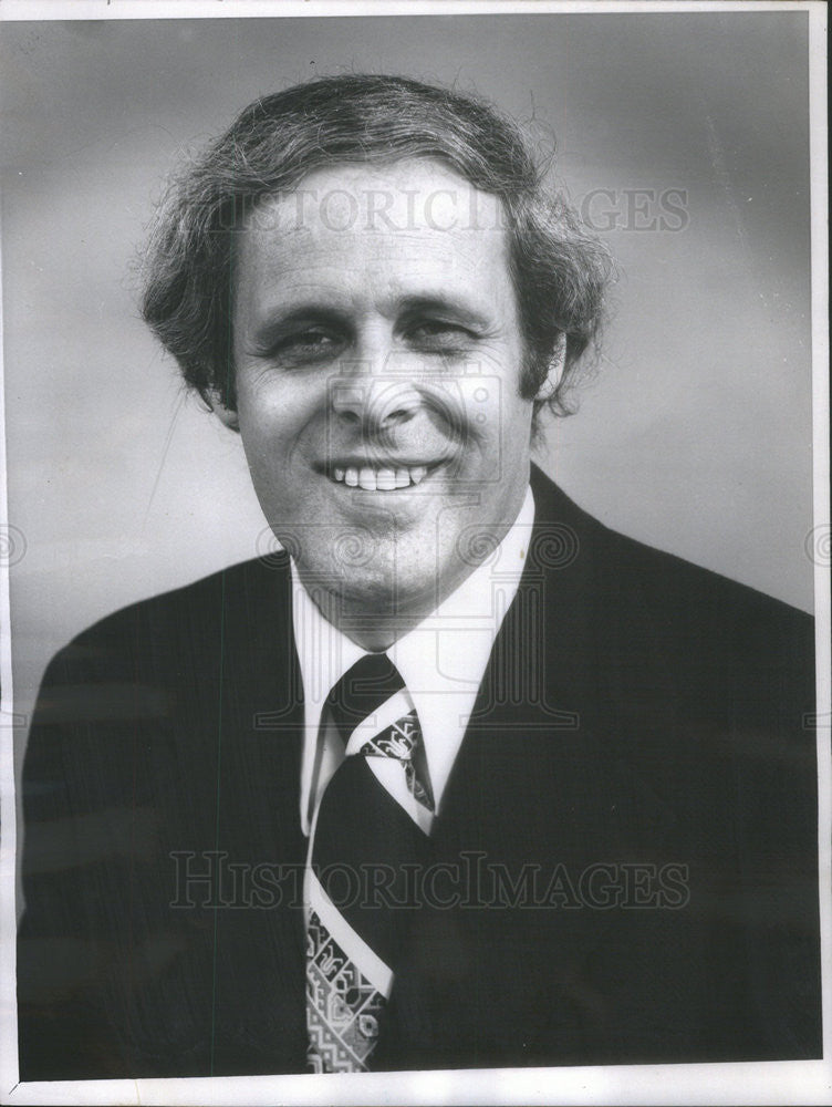 1975 Press Photo rev. Christopher Lyons - Historic Images