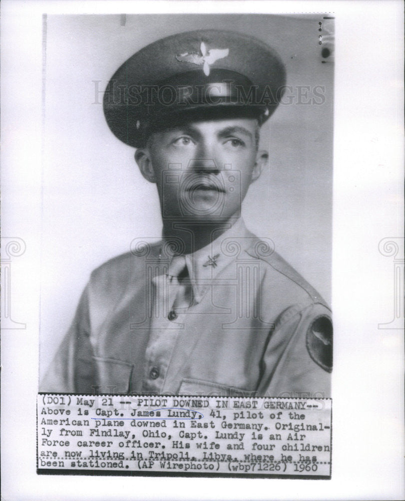 1960 Press Photo Capt James Lundy,pilot Air Force - Historic Images