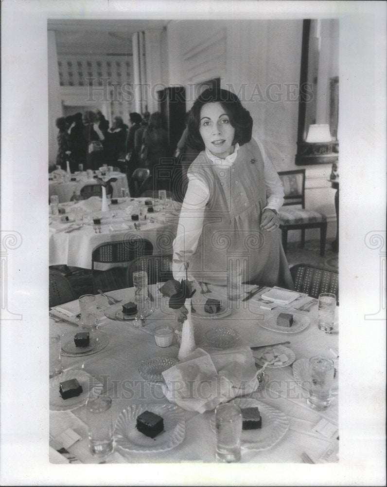 1979 Press Photo Jayne thomspon creative menus - Historic Images