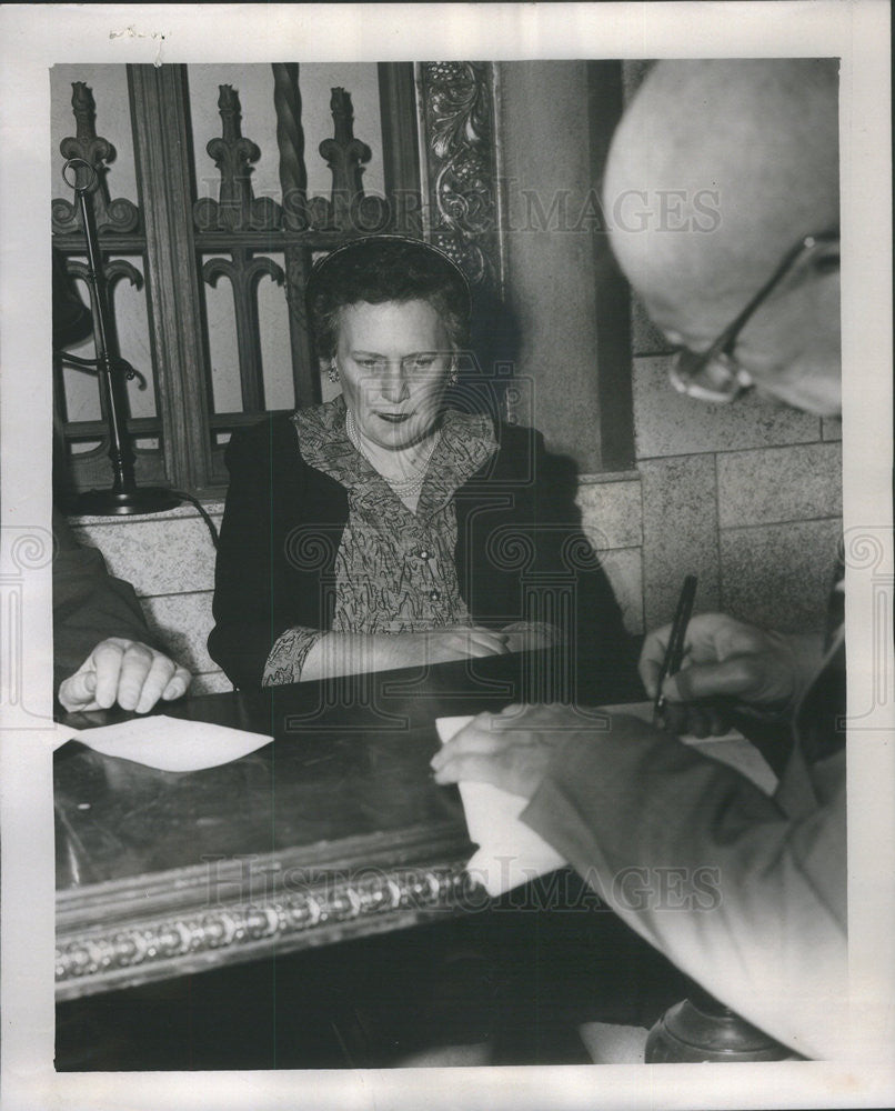 1952 Press Photo Mrs. Laura Letts - Historic Images